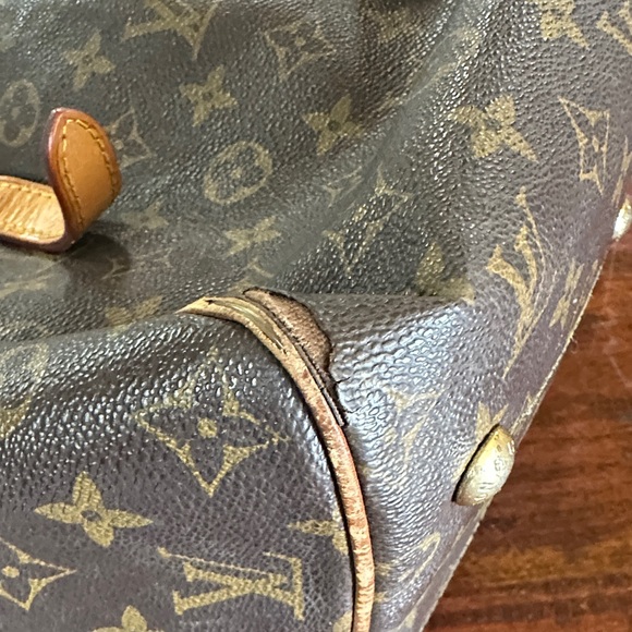 Louis Vuitton Tivoli GM Monogram Satchel with Tan Accents - Picture 3 of 11